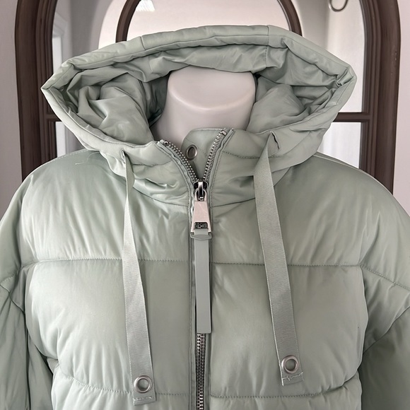 AQUA Hooded Puffer Coat in Sage Green, Size XS New w/Tag $198 (SOLD OUT) - Picture 3 of 7